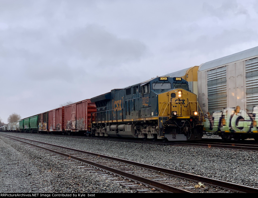 CSX 3313 on Q367